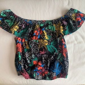 Breezy off the shoulder top. Perfect for Summer!